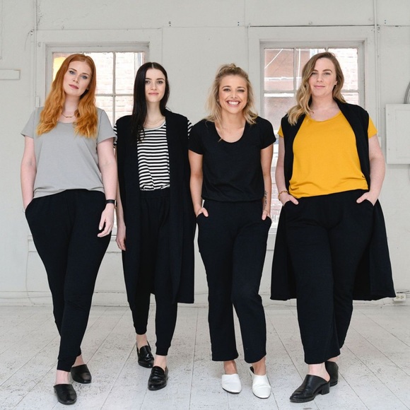 Memi Collective - The High Waisted Crops - Picture 4 of 4